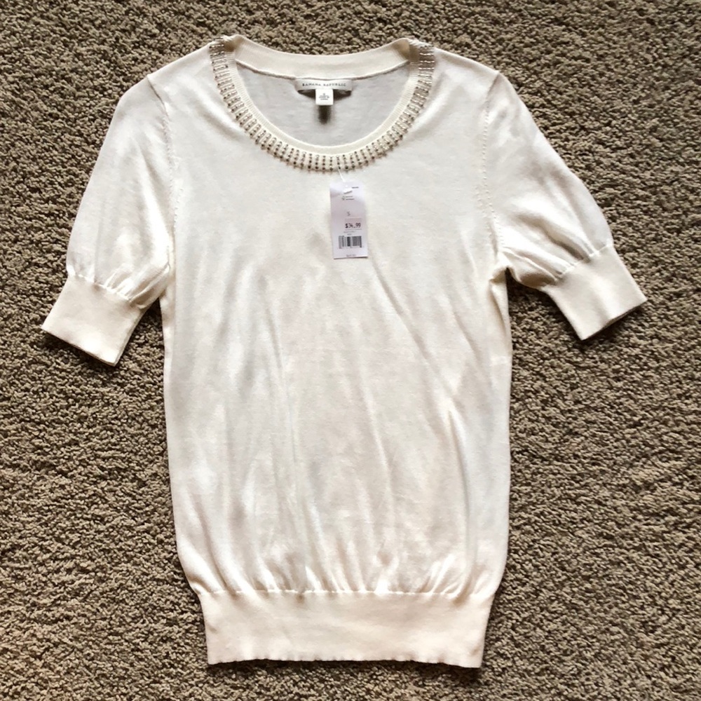 Short sleeve sweater